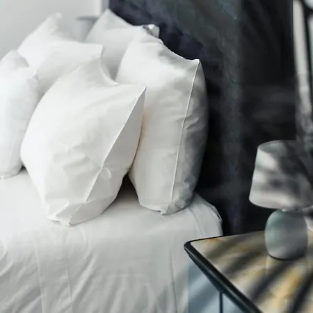 2 Santi - And 4* Lecce