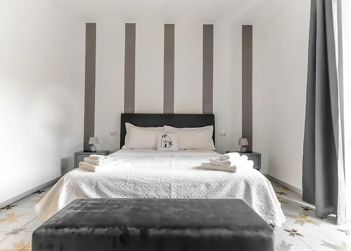 2 Santi - And Couette-café Lecce