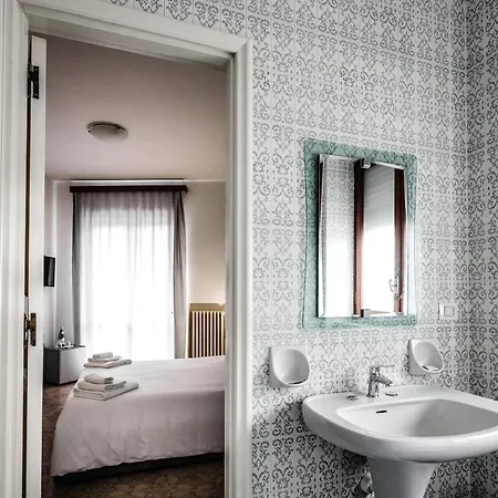 2 Santi - Suite&rooms 4*