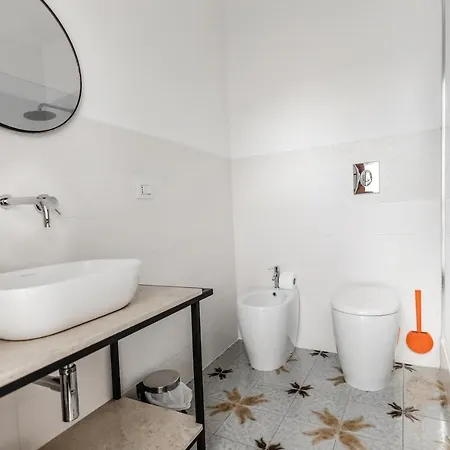 2 Santi - And 4* Lecce